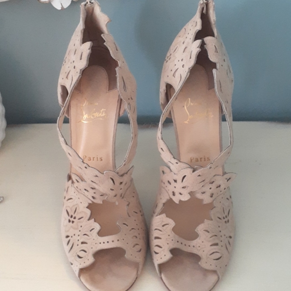 # Christian Louboutin Decoupadiva nude suede Stilettos - Picture 2 of 16